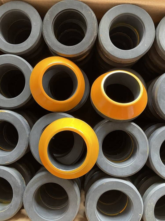 Air-operated casing and tubing thread protectors with orange inflatable bodies and dark protective buffers