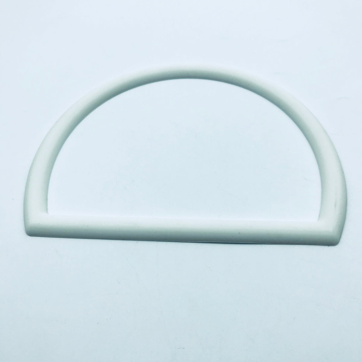 D-shaped closed-loop rubber gasket with a rounded perimeter and straight base
