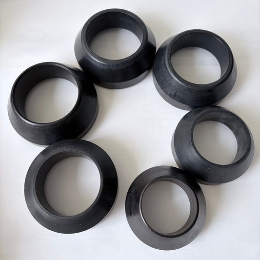 Molded rubber packer element profile example