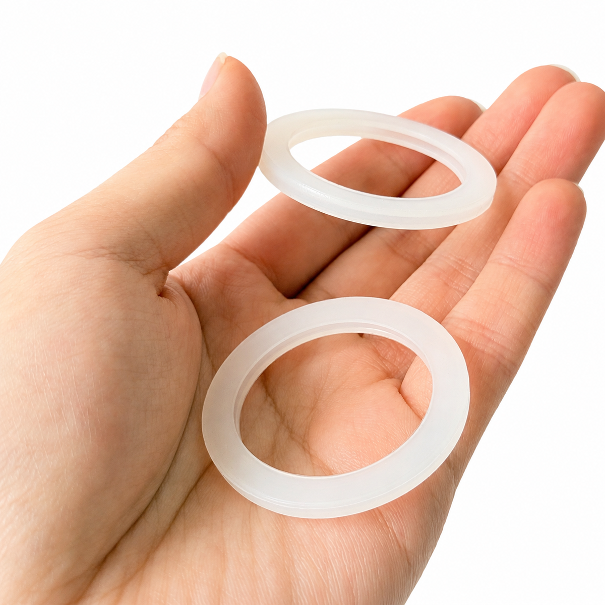 Translucent custom washer rings with stepped inner-edge profiles
