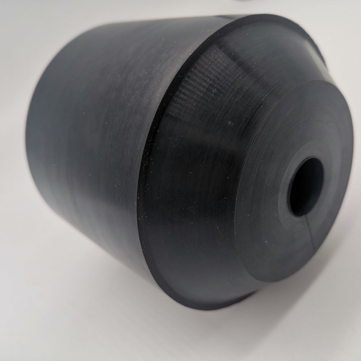 Black Type H oil saver rubber for 3/8 to 5/8 in wireline, side profile detail
